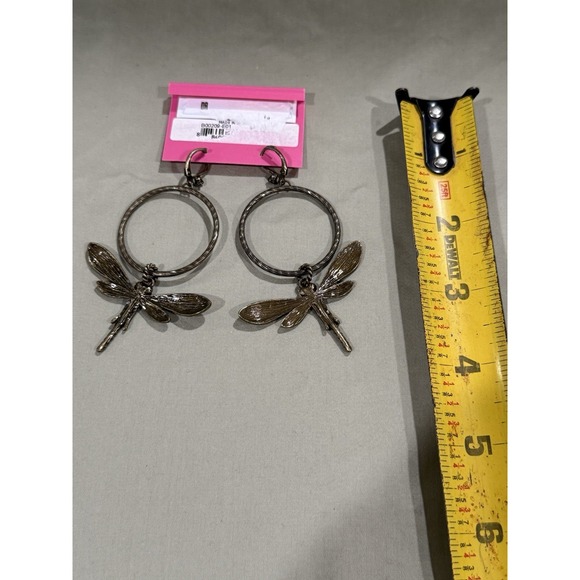 Dragonfly Betsey Johnson Dangle Earrings Brass Colored - Picture 2 of 2